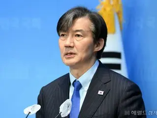 ``มนุษย์หัวหอม'' อดีตรัฐมนตรียุติธรรม ``วิพากษ์วิจารณ์'' มุมมองของประธานาธิบดียุน... ``มันไม่คุ้มที่จะพูดถึง'' = เกาหลีใต้