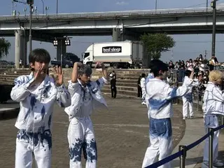 “YOUUNITE” ติดอันดับหนึ่งในรายการเพลงที่ Hangang Park…การแสดงต่อสาธารณะที่มีผู้ชมจากเพลงคล้องจอง