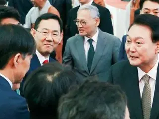 ประธานาธิบดียุนแห่งเกาหลีใต้พบปะกับอดีตรัฐมนตรีกระทรวงยุติธรรม ``มนุษย์หัวหอม'' อย่างเป็นทางการเป็นครั้งแรกในรอบห้าปี