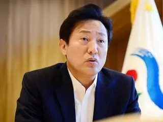 โอ เซฮุน นายกเทศมนตรีกรุงโซล ตอบกลับโพสต์ของ ฮัน ดงฮุน ประธานคณะกรรมการตอบโต้เหตุฉุกเฉินด้านพลังประชาชน โดยกล่าวว่า ``การนำเสนอความคิดเห็นเกี่ยวกับ SNS ควรถูกเก็บไว้ให้น้อยที่สุด'' = เกาหลีใต้