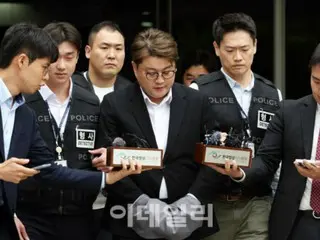 นักร้อง 'เมาแล้วหนี' คิมโฮจุง ถูกจับ... กังวลทำลายหลักฐาน = เกาหลีใต้