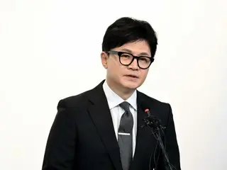 อดีตผู้นำพรรครัฐบาลเกาหลีใต้ลงสมัครรับเลือกตั้งในฐานะตัวแทนพรรครัฐบาล...ความคิดเห็นของประชาชน ``เกือบเท่ากันทั้งสนับสนุนและต่อต้าน''