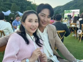 พิธีแต่งงาน "เดือนที่แล้ว" ของ Ayane ภรรยาของ Lee Ji Hoon "ดูการเข้าร่วม" ... รอยยิ้มละลายของพ่อที่มีความสุข