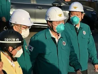 ประธานาธิบดี Yun Seok-Yeol เยี่ยมชมที่เกิดเหตุเพลิงไหม้โรงงานในเมืองฮวาซองและดำเนินการตรวจสอบเหตุฉุกเฉิน = เกาหลีใต้