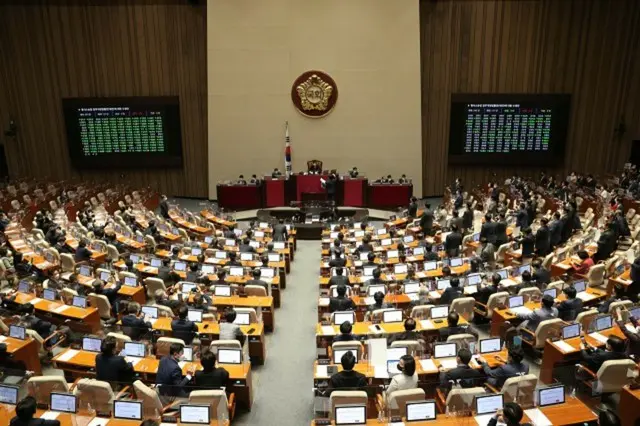 「日本と同盟？」「気でも狂ったのか」…「修羅場」となった韓国国会の対政府質問