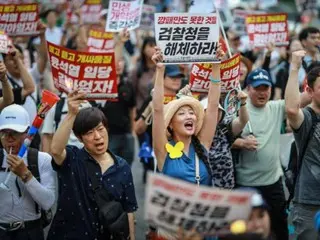 การจุดเทียนทั่วประเทศเรียกร้องให้ประธานาธิบดียูนลาออกในสุดสัปดาห์นี้...การจราจรติดขัดในใจกลางเมือง = รายงานของเกาหลีใต้