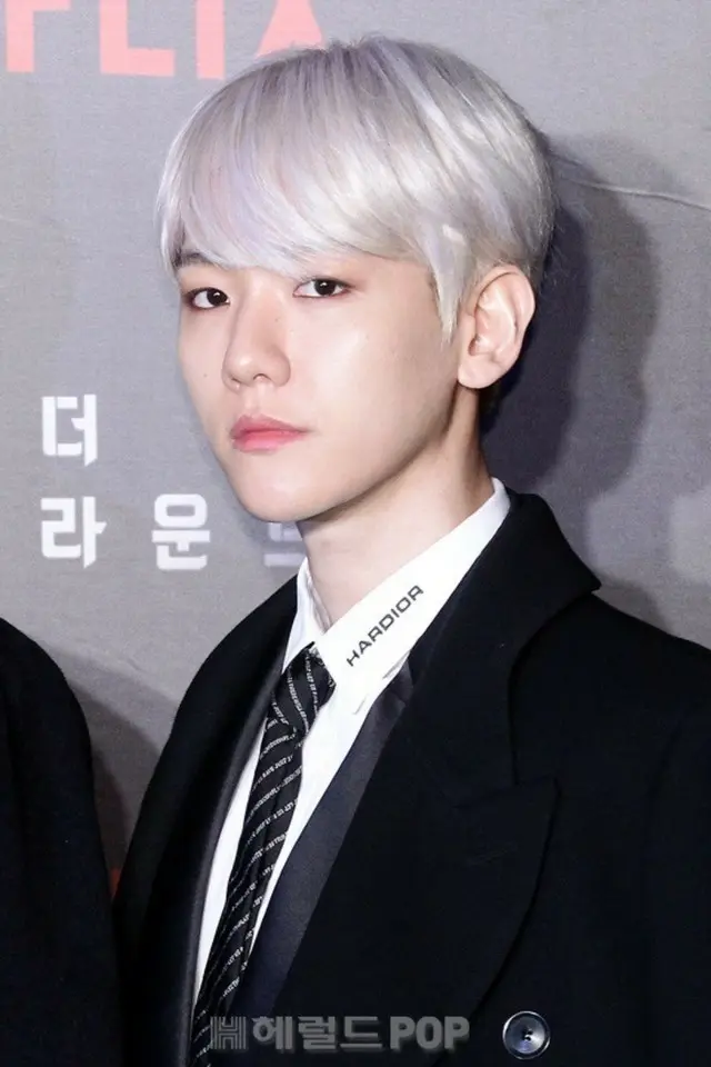 「EXO」BAEKHYUN、室内喫煙を謝罪するも非難ing…