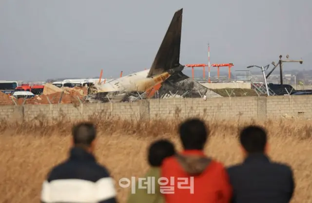 済州航空事故機のバードストライクを確認…エンジンから鳥の羽を発見＝韓国