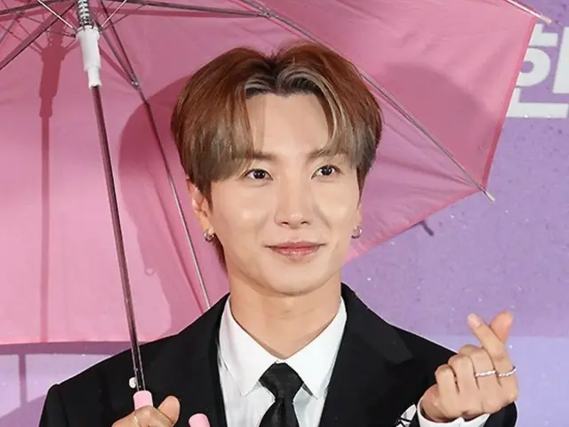 "SUPER JUNIOR" Leeteuk อธิบายเกี่ยวกับการนำเครื่องแต่งกายกลับมาใช้ใหม่สำหรับคอนเสิร์ต SM... "การทำเสื้อผ้ามีค่าใช้จ่ายหลายล้านวอน... การใส่เพียงครั้งเดียวเพียงครั้งเดียว"