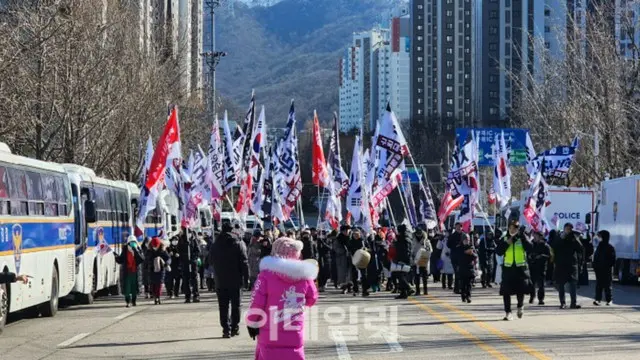 高位公職者犯罪捜査処前の芝生で60代男性焼身自殺か＝韓国