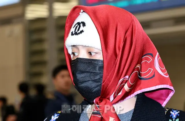 【フォト】G-DRAGON、卓越した“ポジャギファッション”…空港での視線を独占