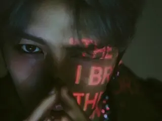 คิม เจ-จุน เข้มข้นและอันตราย... เผยภาพคอนเซ็ปต์แรกจาก "Beauty in Chaos"
