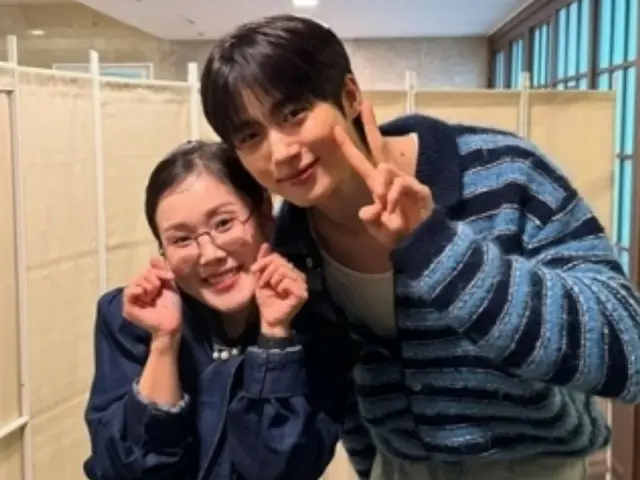 นักแสดงบยอนอูซอกคือคนที่ "ทำให้คนอื่นมีความสุข" ได้แค่เพียงมองดูเขา... แฟนๆ ของเขาในวงการบันเทิงก็หลงใหลเขาด้วยหรือเปล่า?