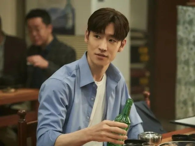 ยูแฮจิน กับ อีเจฮุน จากภาพยนต์เรื่อง "Soju War" ถูกพบกำลังดื่มด้วยกัน... เผยภาพนิ่ง