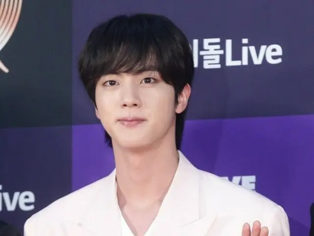 หญิงญี่ปุ่นวัย 50 ปี ซุ่มโจมตี จิน สมาชิกวง BTS เข้ามอบตัวหลังเข้าประเทศเกาหลี...ส่งตัวให้อัยการแล้ว