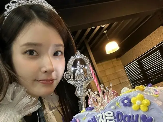 IU ฉลองวันเกิดในชุดเจ้าหญิง...ภาพน่ารักๆ ของเธอกำลังเป็นกระแส