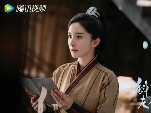 <ซีรี่ย์จีนตอนนี้> "เลดี้ฮัวจู: น้ำตาแห่งไข่มุก" ตอนที่ 11: เมืองฟางไห่ตกใจเมื่อได้ยินว่าฟางจูหมั้นกับจี้ฉีฉี = เรื่องย่อ / สปอยล์