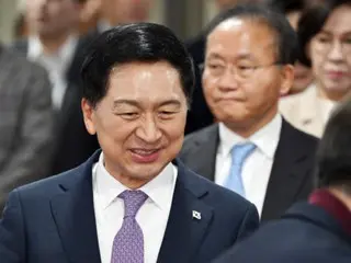 ส.ส.พรรครัฐบาลวิจารณ์แผน “สังคมพื้นฐาน” ของผู้สมัคร อี แจ-มยอง... “เริ่มต้นฤดูเศรษฐกิจล่มสลาย ซีซั่น 2” = เกาหลีใต้