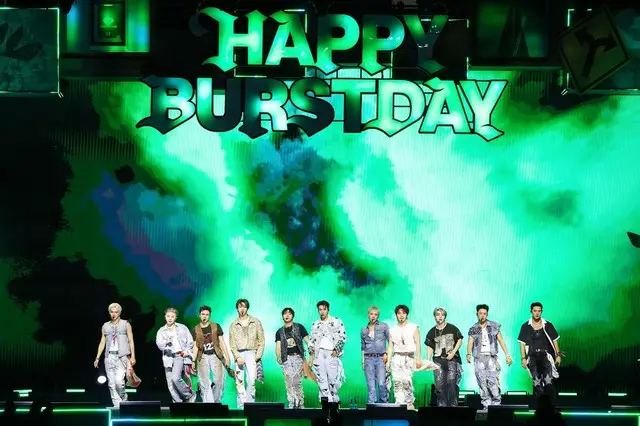 「SEVENTEEN」、盤浦漢江公園を彩ったカラット棒…10周年「B-DAY PARTY」盛大に終了01
