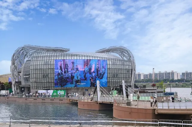 「SEVENTEEN」、盤浦漢江公園を彩ったカラット棒…10周年「B-DAY PARTY」盛大に終了02