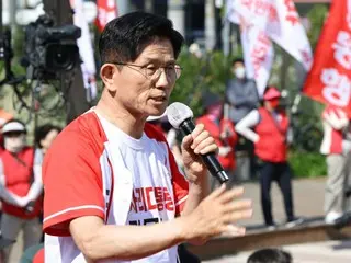 คิม มุนซู ผู้สมัครชิงตำแหน่งประธานาธิบดีจากพรรคพลังประชาชน: "ฉันจะสร้างทางรถไฟความเร็วสูงตะวันออก-ตะวันตกให้เสร็จภายในปี 2027... ฉันจะเป็นประธานการรถไฟ" = เกาหลีใต้