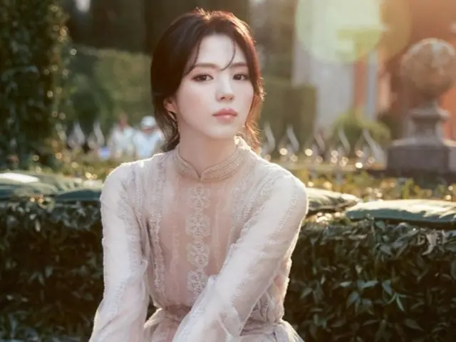 นักแสดงสาวฮันโซฮี อวดชุดซีทรูสุดเซ็กซี่และสง่างาม