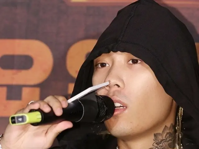 แร็ปเปอร์ Dok2 ผู้ที่ "ประสบกับการตายของแม่ของตัวเอง" หนีจากการเป็นผู้ค้างชำระภาษีสูง... ชำระภาษีค้างชำระกว่า 600 ล้านเยน