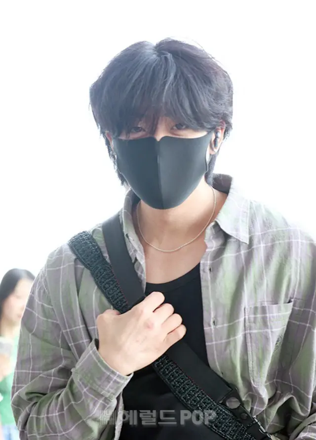 チェ・ジョンヒョプ、マスクでも隠し切れないカッコよさ