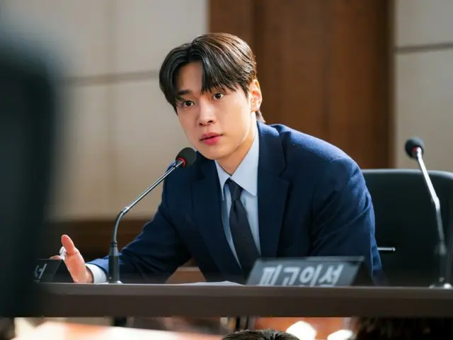 นักแสดงคังยูซอก หลังจากผลงานเรื่อง Good Job และ Someday, a Smart Resident Life จะกลายเป็นทนายความ... ตัวละครร่าเริงที่เป็นตัวแทนของ "ซอโชดง"