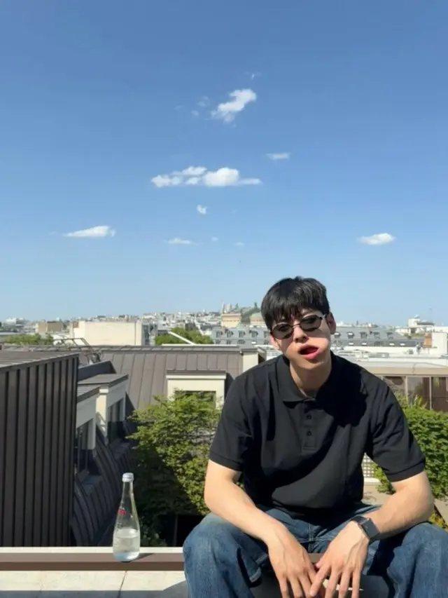 「ASTRO」チャウヌ、パリの街で過ごすゆったりとしたひととき…どんなポーズも絵になる02