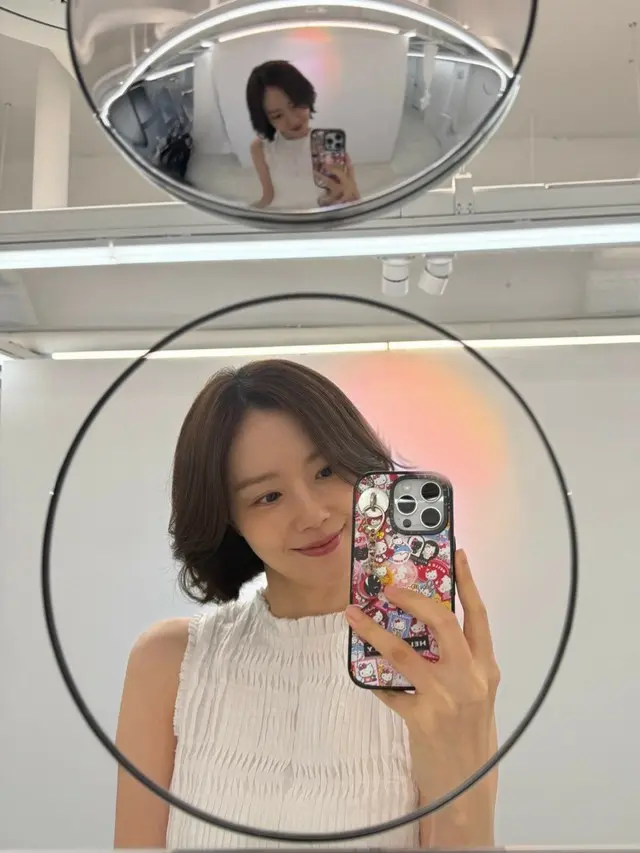 女優ムン・チェウォン、柔らかなほほ笑み…清純可憐な女性美爆発