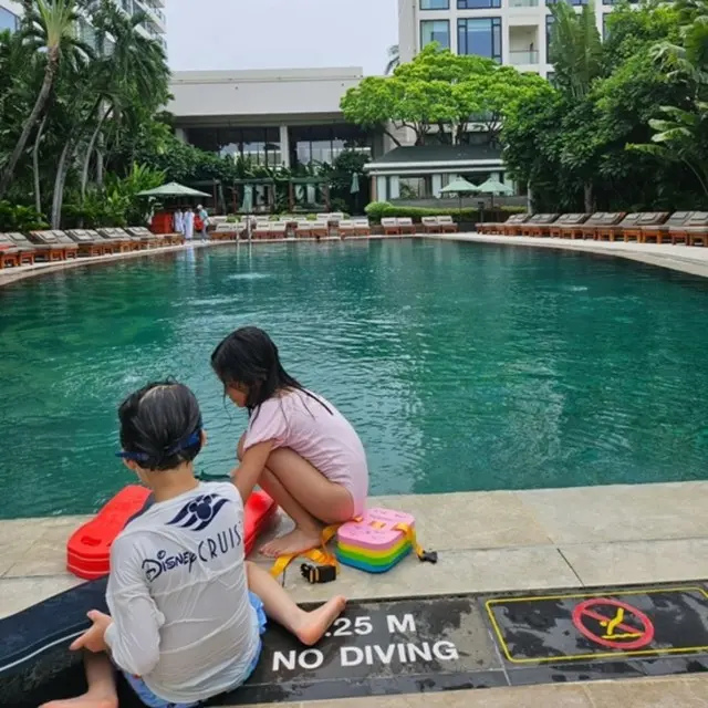 女優イ・ボヨンが29日、家族の日常を公開した。