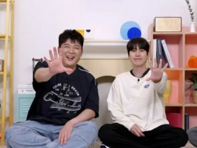 คยูฮยอนและชินดง แห่งวง SUPER JUNIOR แทบไม่อยากจะเชื่อว่าพวกเขาจะอยู่ในวงที่อยู่ด้วยกันมายาวนานขนาดนี้... พวกเขาดูอึดอัดเกินไปหรือเปล่า?