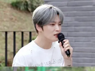 เจ-จุน ควักเงินออกมากองหนึ่งเพื่อลุ้นเงินรางวัล...ทั้งครอบครัวหัวเราะกันใหญ่