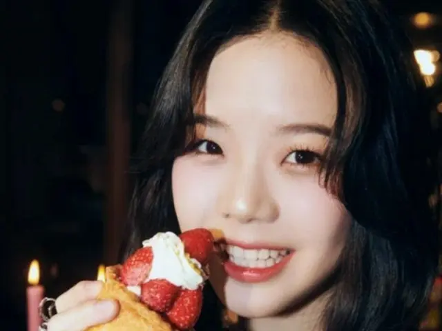 韓米合作ガールズグループ「VCHA」、メンバーのケイリーが結局グループ脱退…KGに続いて2人目