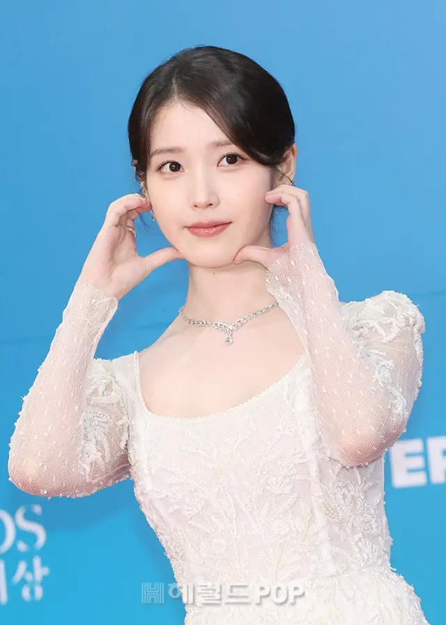 IU（アイユー）、「マイ・ディア・ミスター」で共演した俳優パク・スヨンにも気を配る思いやり…「愛される理由がこの上なくあふれている」