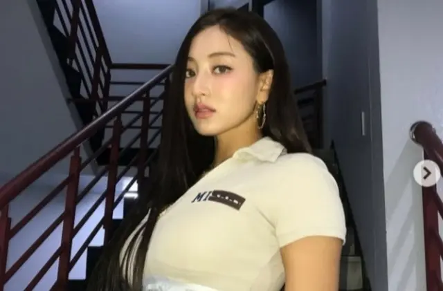 「TWICE」ジヒョ、ガールズグループ“最強の腹筋”