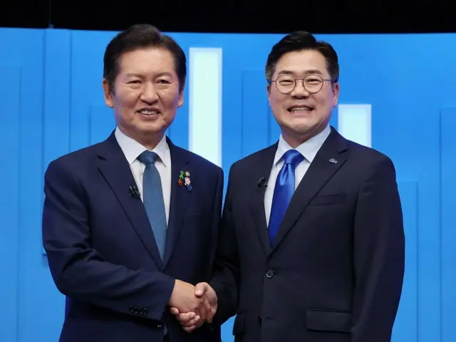 จอง ชองเร หัวหน้าพรรคประชาธิปไตย ชนะการเลือกตั้งขั้นต้นจังหวัดชุงชองอย่างถล่มทลาย...กลยุทธ์ปฏิรูปรวดเร็วได้ผล (เกาหลี)