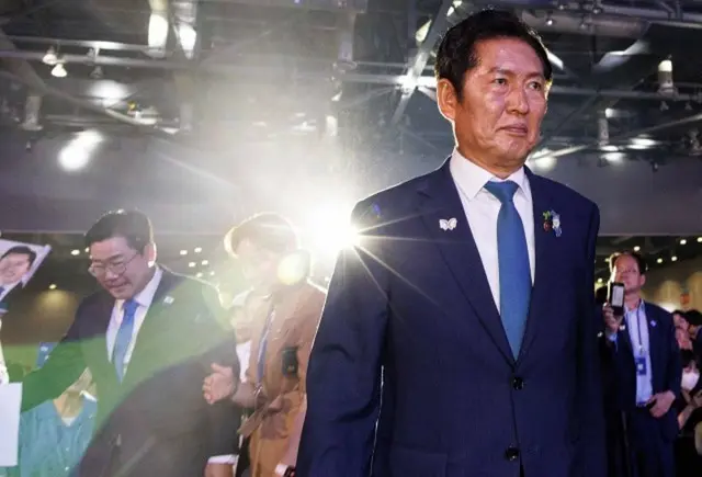 鄭清来、共に民主党新任代表