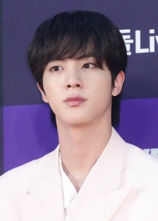 「TMAベストミュージック - 夏」でBTSのJINが1位を獲得 ソロ活動でも圧倒的な人気を証明