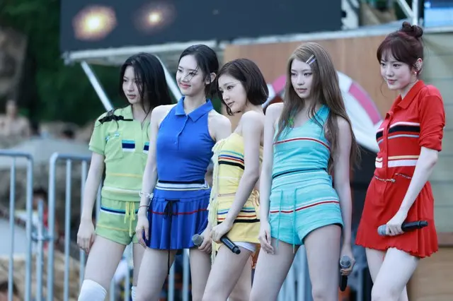 「KiiiKiii」、ウォーターパーティーでファンと共に涼しい夏を過ごす2