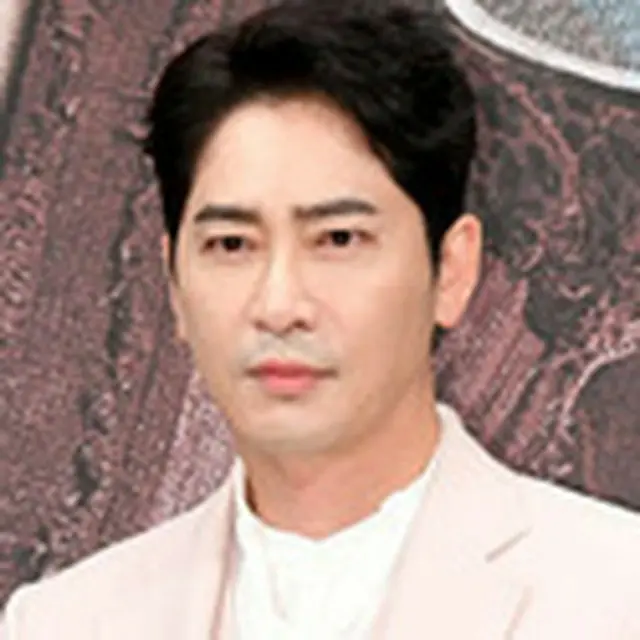 Kang Ji Hwan（チャ刑事）