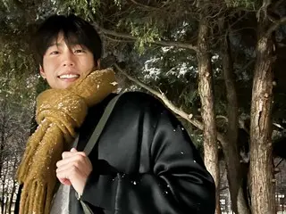 นักแสดงอีฮยอนอู (Lee HyunWoo) ปล่อยภาพน่ารัก ๆ ของเขากำลังสนุกสนานท่ามกลางหิมะ... อัปเดต “Boyfriend shot”