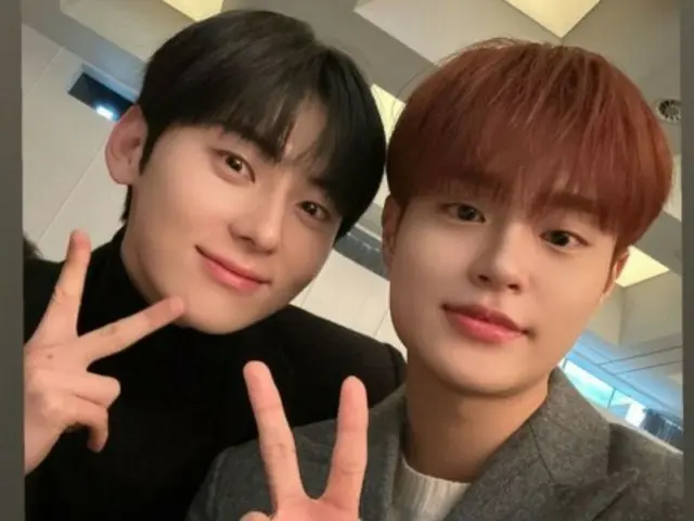 ฮวังมินฮยอนปล่อยสองช็อตกับอีแดฮวี (AB6IX)... “ตอนนี้คุณเป็นผู้ใหญ่ที่ยอดเยี่ยมแล้ว”