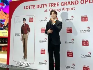 อีจุนโฮ 2PM ปรากฏตัวในงานเปิดตัว Lotte Duty Free Store ที่สนามบินชางงี ประเทศสิงคโปร์