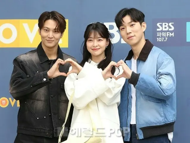 [ภาพถ่าย] JooWon & Kwon Nara & Yoo InSoo, Triple Heart... พวกเขามาปรากฏตัวในรายการวิทยุ