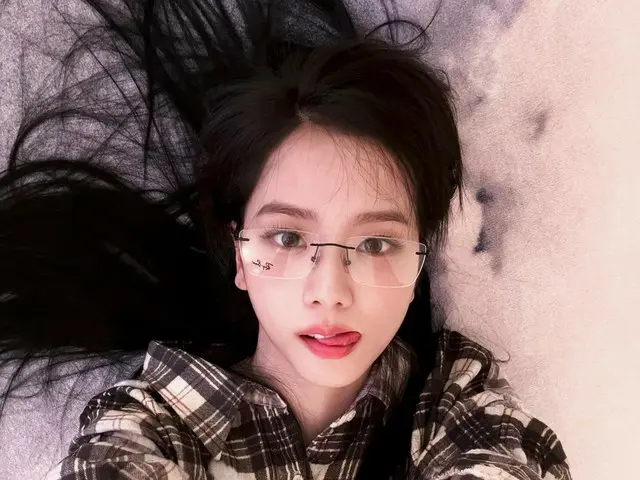 จีซู "แบล็คพิงค์" ทำไมเธอถึงน่ารักขนาดนี้แม้นอนใส่แว่น?