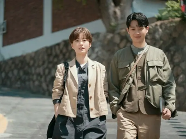 ภาพนิ่งของ Jung Yu-mi และ Choi Woo-shik เปิดตัวสำหรับภาพยนตร์เรื่อง "Wonderland"...ถึงรุ่นพี่และรุ่นน้องในที่ทำงาน