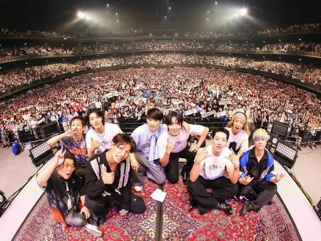 จองยงฮวา CNBLUE ปล่อยภาพการแสดงสดของวงในญี่ปุ่นกับ UVERworld... "เจอกันที่มหาวิทยาลัยเกาหลี!"