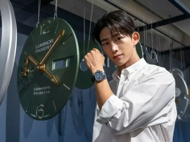 แทคยอน "2PM" ดึงดูดความสนใจด้วยภาพลักษณ์ที่คมชัดยิ่งขึ้น... เข้าร่วมงานแบรนด์นาฬิกาสัญชาติอิตาลี